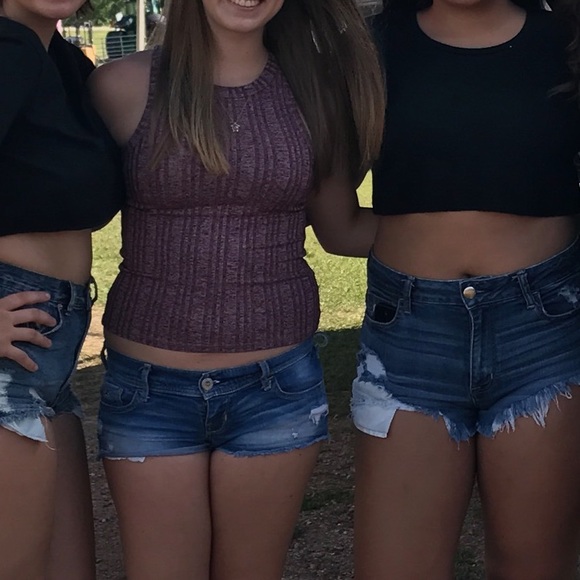 Crop top - Picture 2 of 3